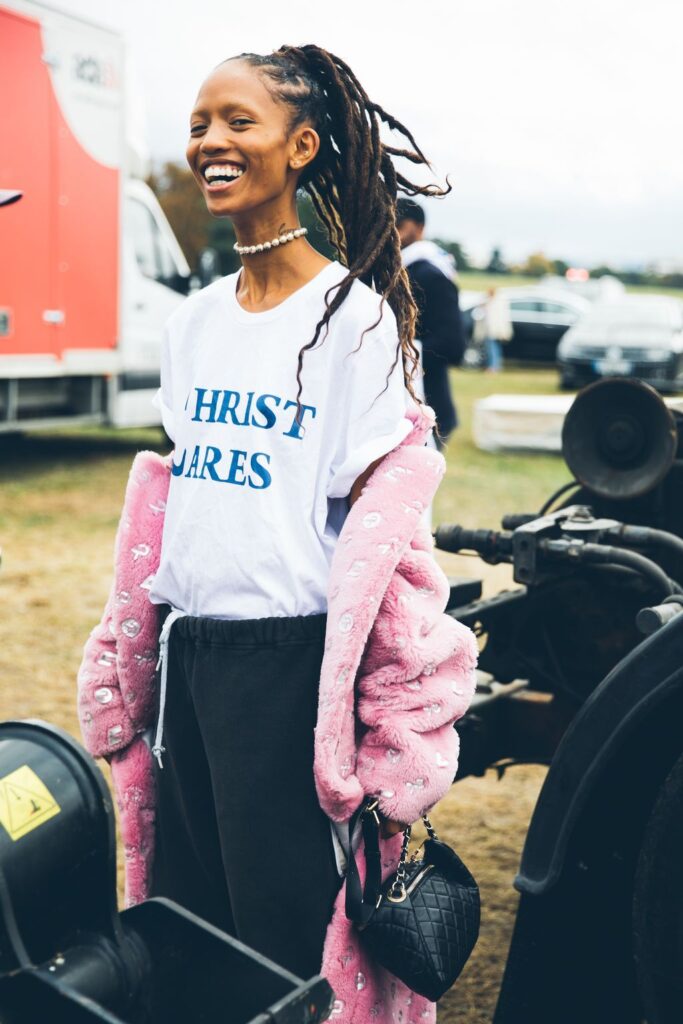 Inspirações de looks com a tendência experrison tees.