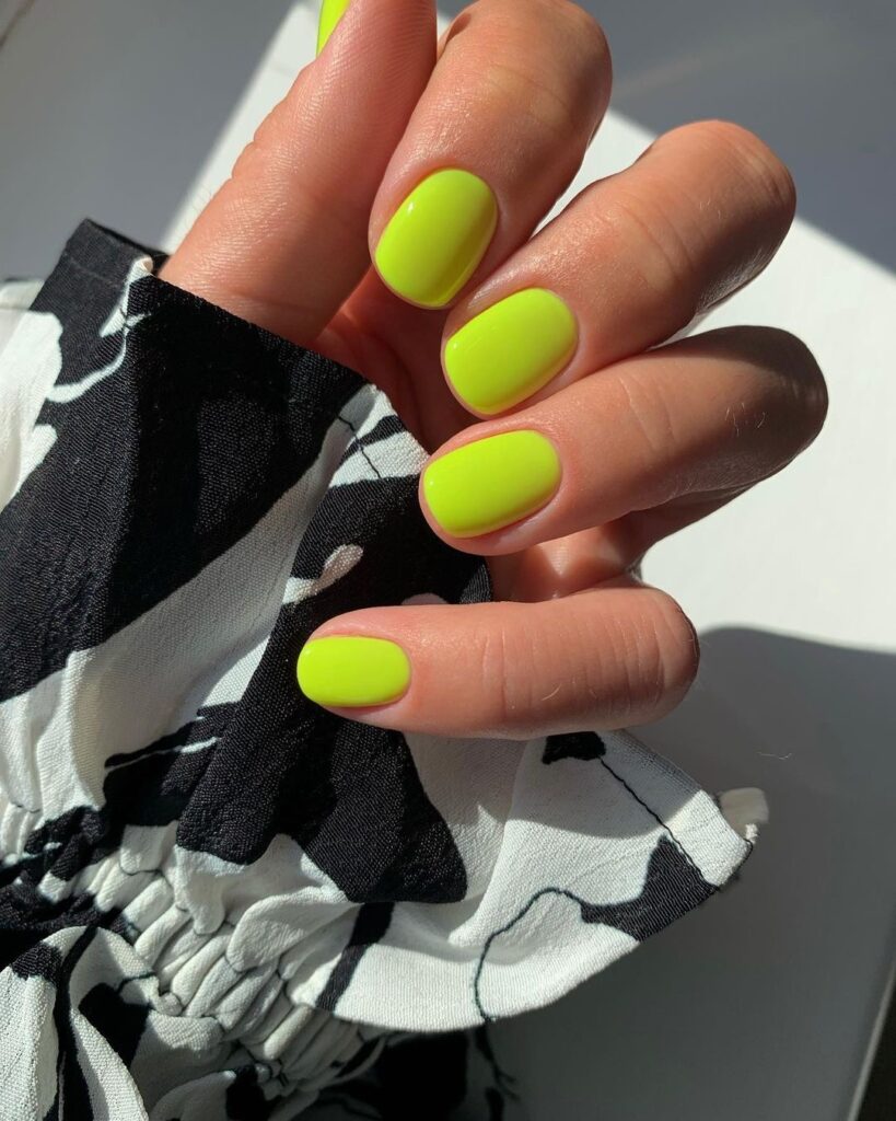 Inspiração para fazer unhas neon.