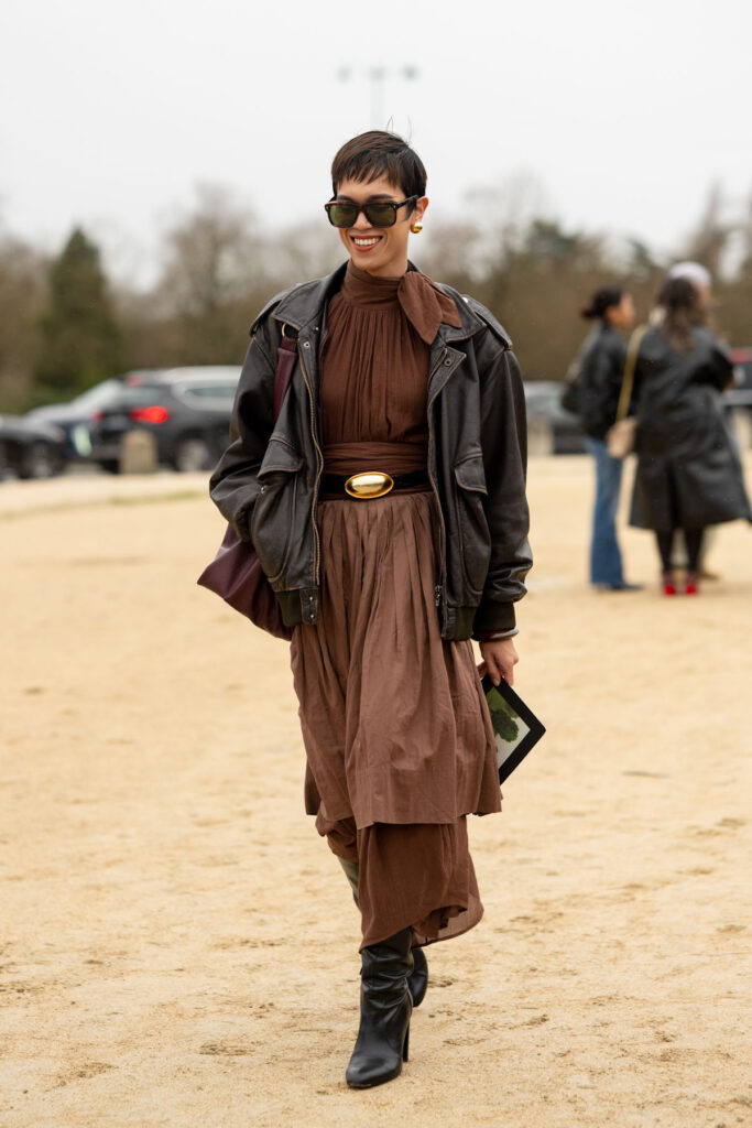 Inspiração de looks moto boho core tendência