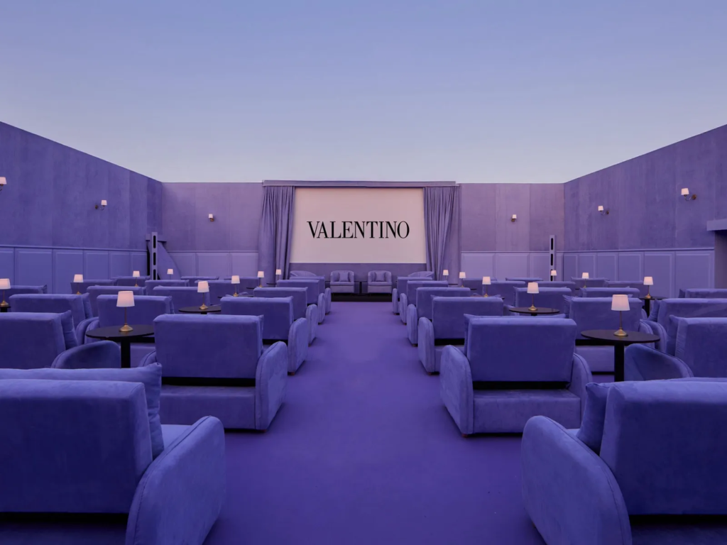 Maison Valentino Leva a Magia do Cinema Italiano para Abu Dhabi.