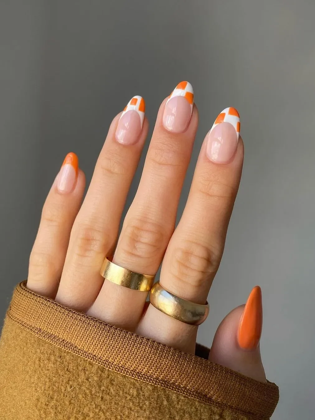 Tendência das Unhas Laranjas: A Cor está Dominando as Beauty Trends