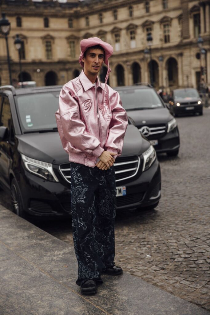 Tendência Looks Rosa Claro: A Cor Que Dominou as Passarelas e o Street Style em 2025.