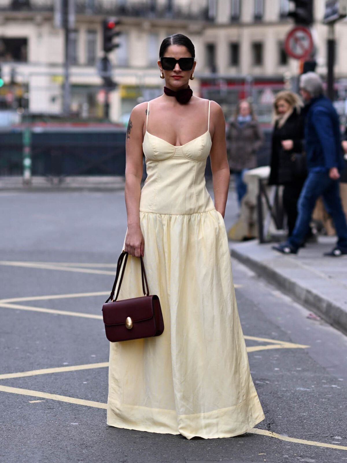 Vestido de cintura baixa: a tendência que equilibra elegância e casualidade