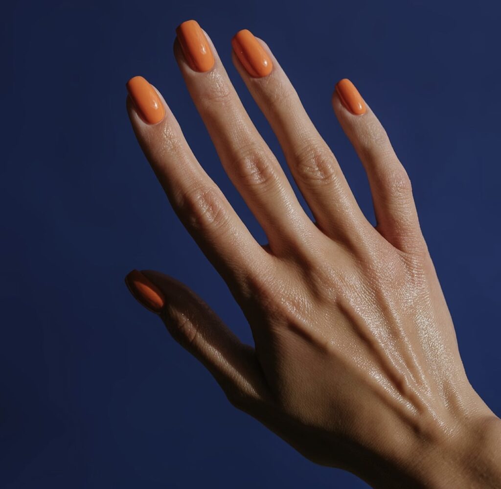 Tendência das Unhas Laranjas: A Cor está Dominando as Beauty Trends