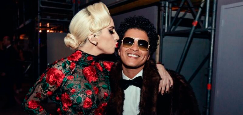 Bruno Mars e Leady Gaga no Grammy 2025.