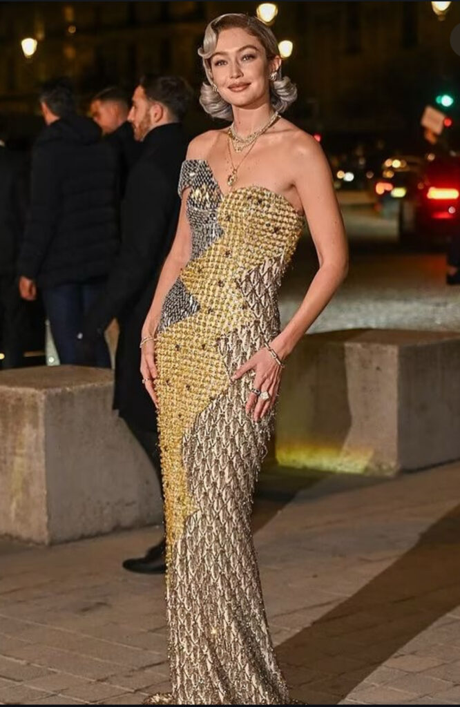 Gigi Hadid no Le Grand Diner du Louvre