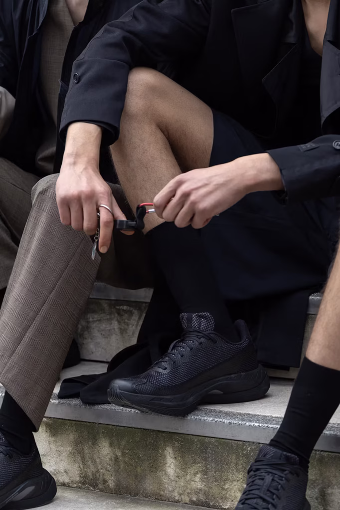 MM6 Maison Margiela e Salomon revelam colaboração unissex para a primavera de 2025