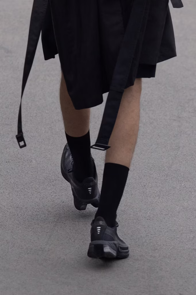 MM6 Maison Margiela e Salomon revelam colaboração unissex para a primavera de 2025