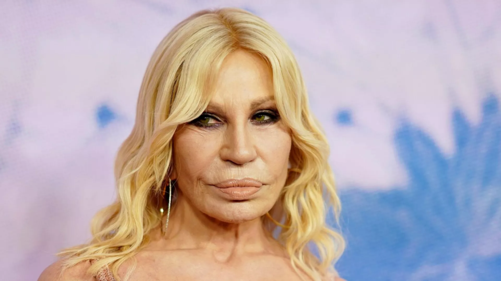 Prada anuncia aquisição da Versace por 1,25 bilhão de euros, Donatella Versace