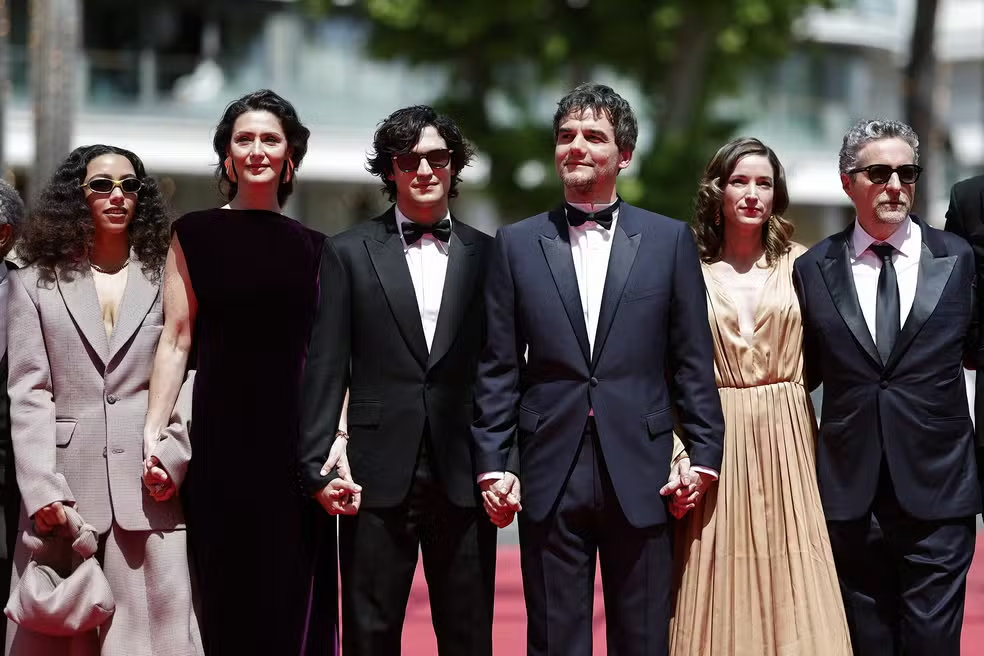 Filme 'O Agente Secreto' é aplaudido em Cannes e destaca protagonismo brasileiro no festival