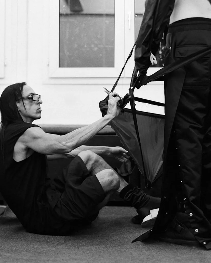 Rick Owens lança livro de fotografias em parceria com a Rizzoli