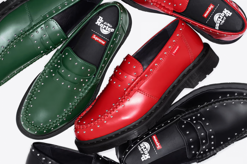 Supreme e Dr. Martens apresentam nova collab com o modelo Studded Penton Loafer para a primavera 2025