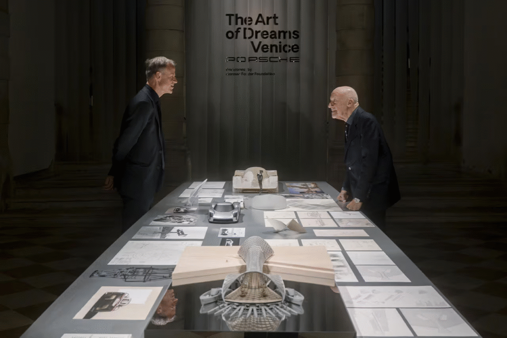 Porsche e Norman Foster apresentam hub futurista de mobilidade em Veneza