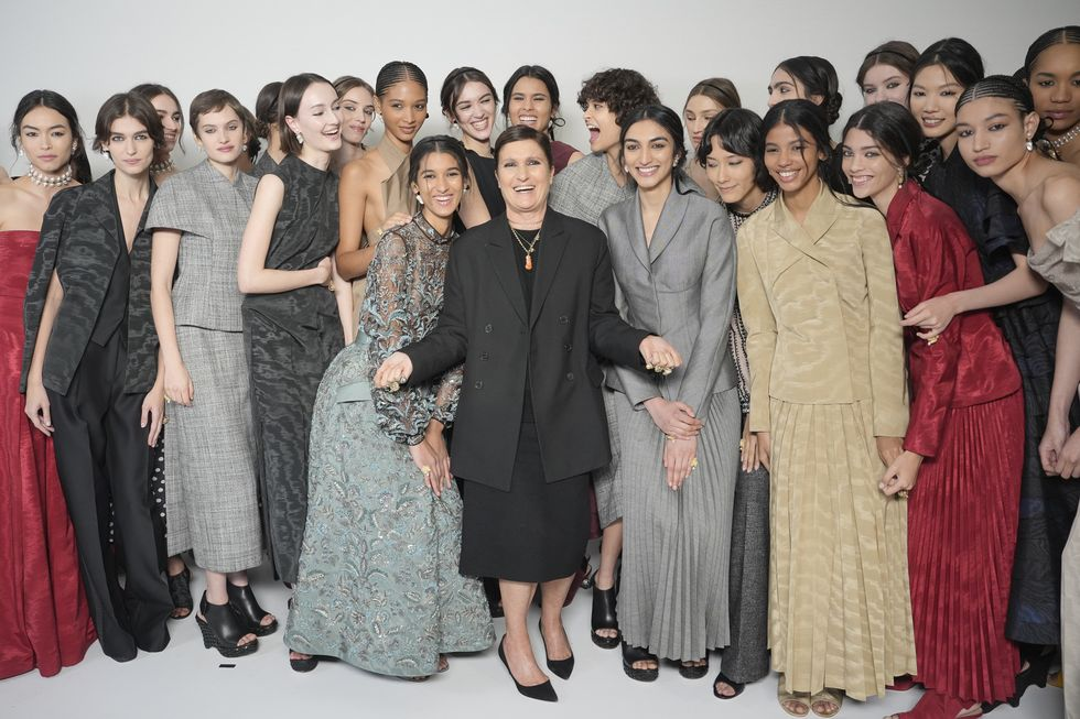 A saída de Maria Grazia Chiuri da Dior marca o fim de uma era feminina e transformadora