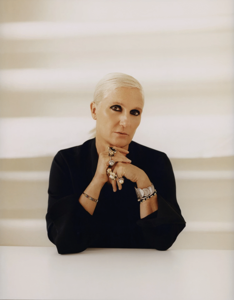 A saída de Maria Grazia Chiuri da Dior marca o fim de uma era feminina e transformadora