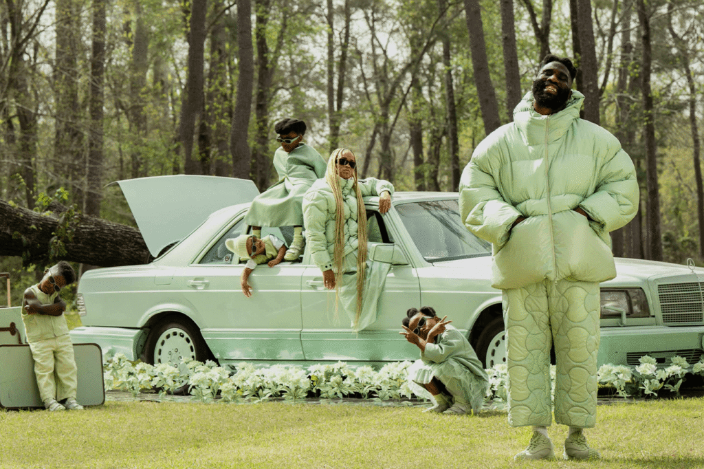 Moncler apresenta tênis Trailgrip Momint criado por Tobe Nwigwe
