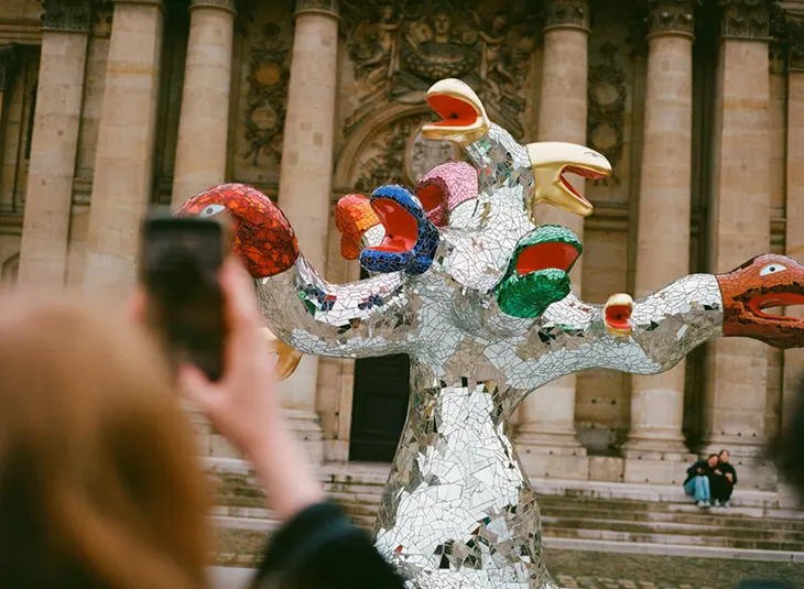 Art Basel Paris retorna ao Grand Palais com 203 galerias e programação ampliada
