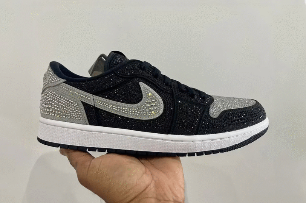 Primeiras imagens do Swarovski x Air Jordan 1 Low OG de US$ 1.000