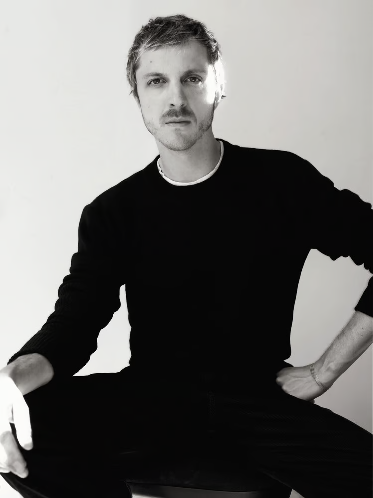 Glenn Martens estreia na Maison Margiela com desfile de alta-costura em Paris