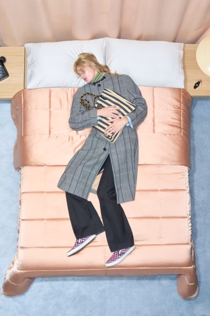 Valentino revela campanha Primavera 2026 com direção de Alessandro Michele