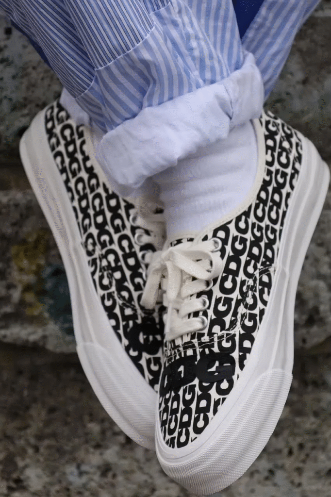 COMME des GARÇONS x Vans: marcas relançam tênis icônico em nova collab