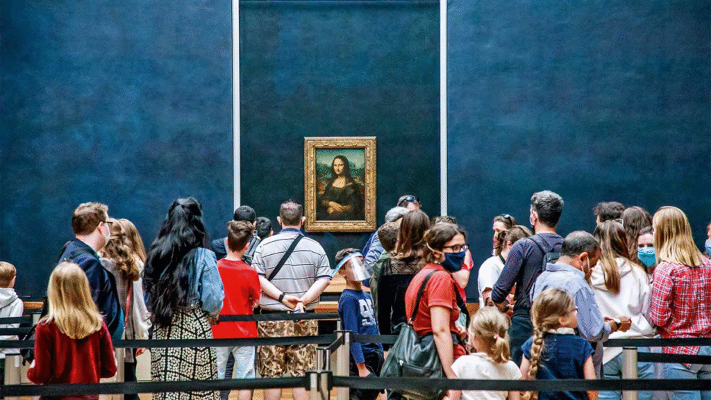 Louvre fecha temporariamente em protesto contra o turismo em massa e pressiona por soluções