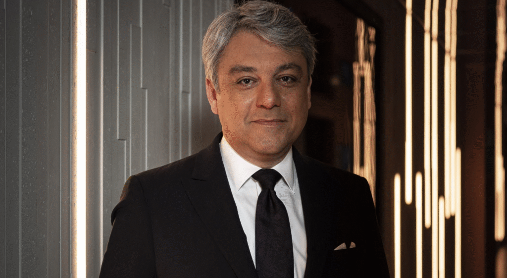 Kering anuncia Luca de Meo como novo CEO e aposta em nova visão estratégica
