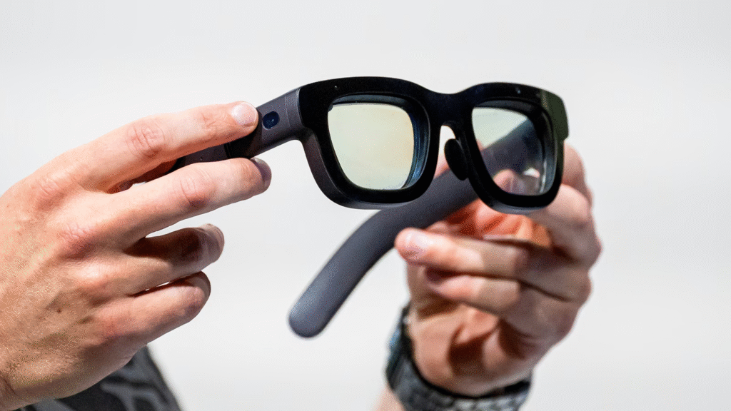 Óculos inteligentes da Meta em parceria com Oakley, Prada e até Luxottica