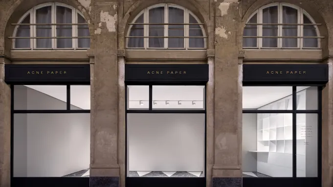 Acne Studios transforma loja em Paris em galeria permanente