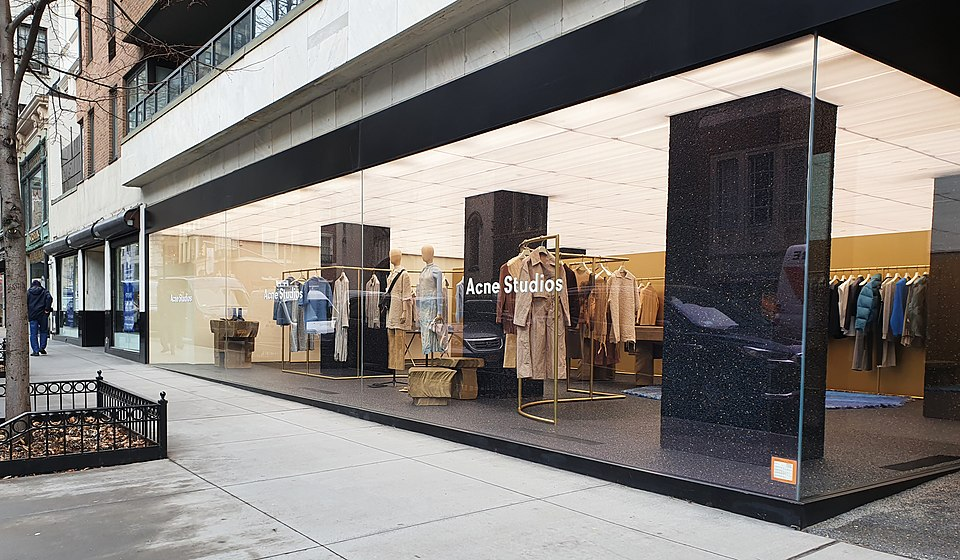 Acne Studios transforma loja em Paris em galeria permanente
