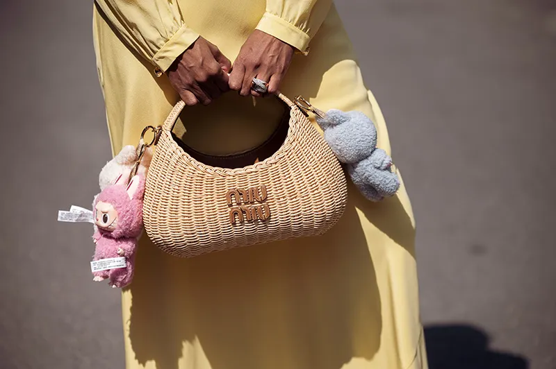 Labubu da collab Sacai x Seventeen alcança US$ 31.250 em leilão da Joopiter