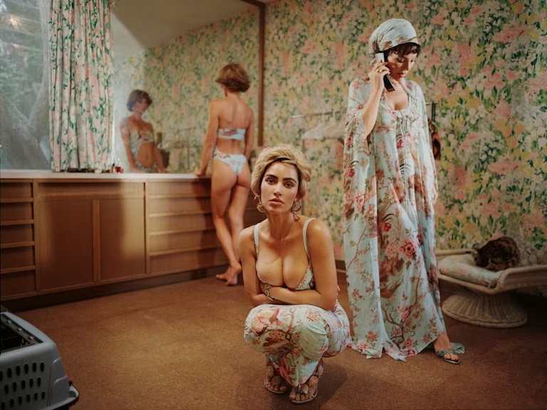 Skims x Roberto Cavalli: nova collab de moda praia chega cheia de glamour
