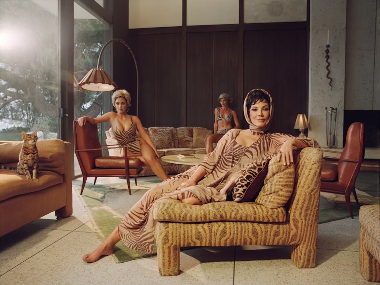 Skims x Roberto Cavalli: nova collab de moda praia chega cheia de glamour