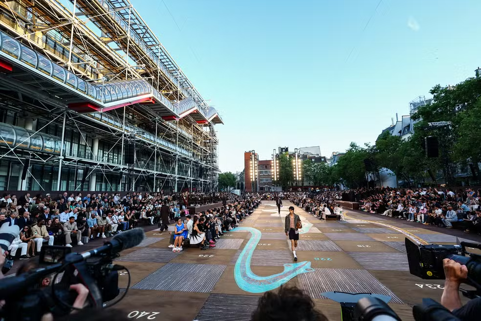 Doechii e Tyler, the Creator apresentam “Get Right” em desfile da Louis Vuitton em Paris
