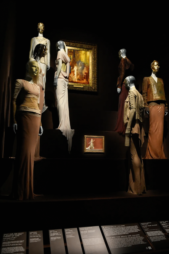 Rick Owens ganha exposição inédita em Paris, cheia de história e moda