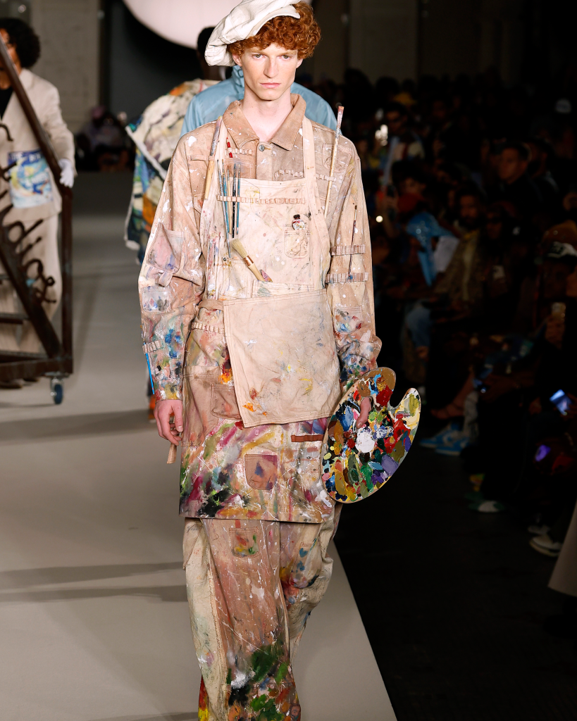 Mercedes-Benz toma conta do desfile SS26 da KidSuper