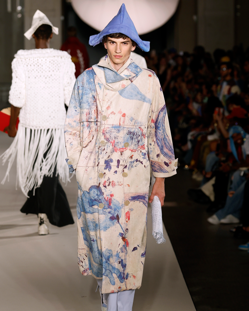 Mercedes-Benz toma conta do desfile SS26 da KidSuper