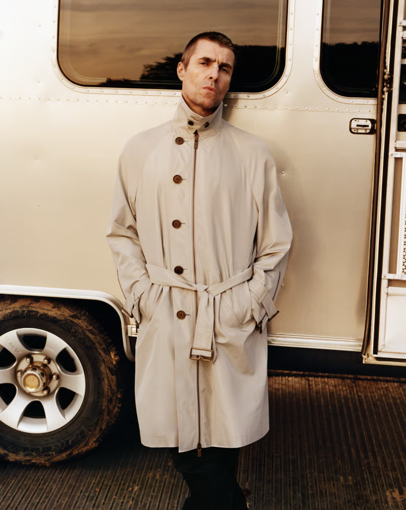 Campanha de Festivais da Burberry reune gerações e reafirma herança britânica
