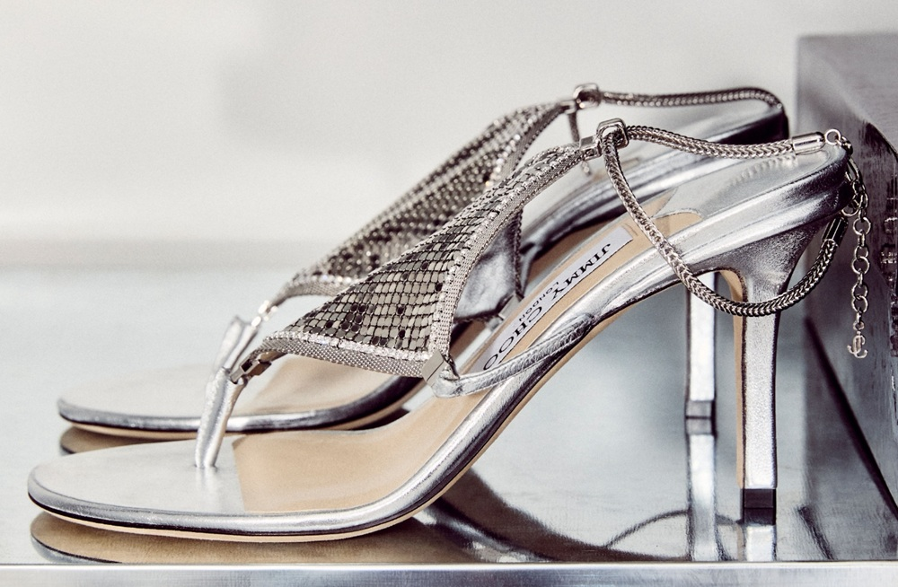 Jimmy Choo relança modelos icônicos de 1997 a 2001 em comemoração aos 30 anos da marca