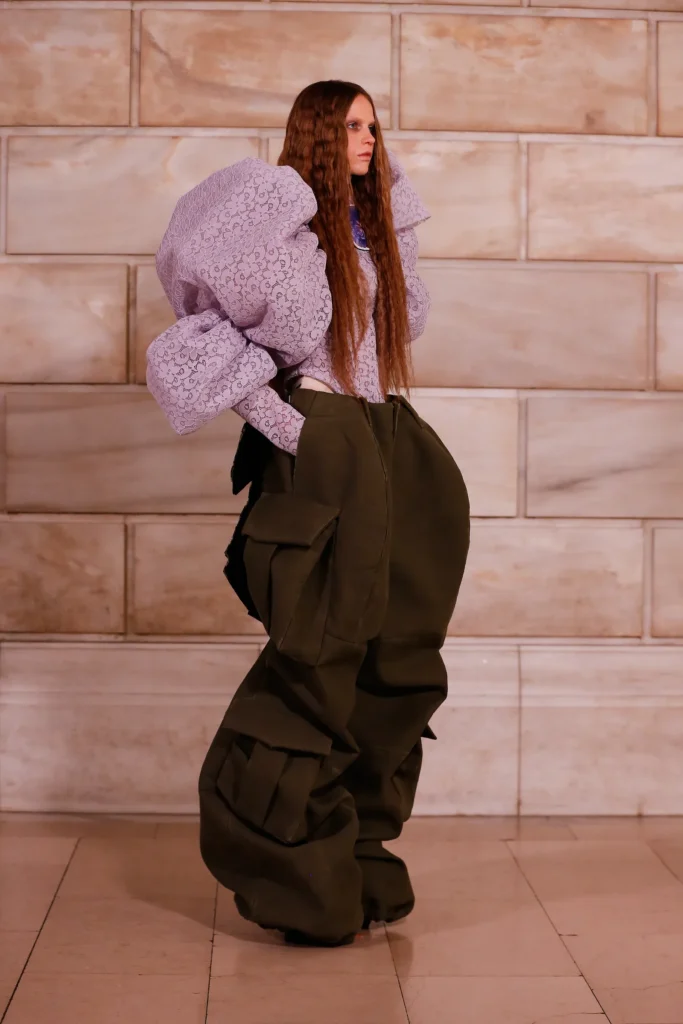 Marc Jacobs desafia o tradicional em coleção Fall 2025 Ready-To-Wear