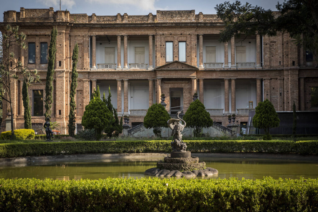 Pinacoteca celebra 120 anos com gala histórica e mira arrecadação milionária