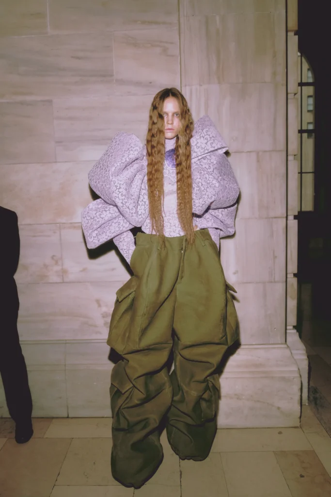 Marc Jacobs desafia o tradicional em coleção Fall 2025 Ready-To-Wear