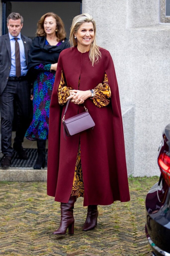 pelerine coat tendência inverno 2025 
