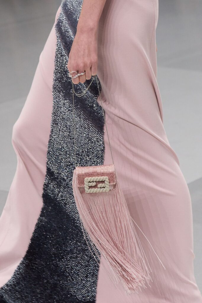tendência bolsas bordadas