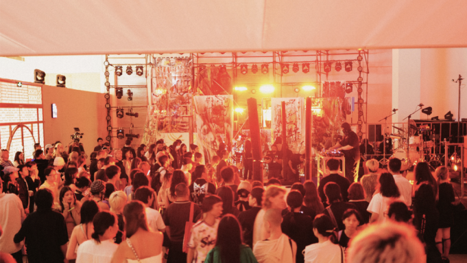 Chanel apoia performance de 8 horas no Power Station of Art, em Xangai