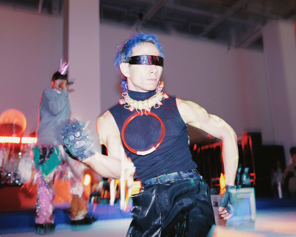 Chanel apoia performance de 8 horas no Power Station of Art, em Xangai
