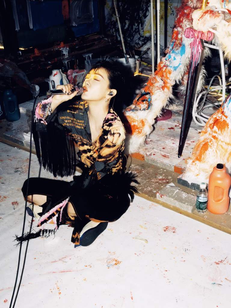 Chanel apoia performance de 8 horas no Power Station of Art, em Xangai