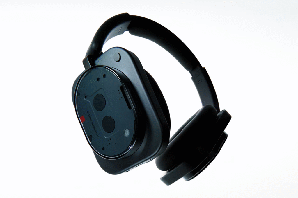 Nothing apresenta Phone (3) e Headphone (1) com design arrojado e tecnologia de ponta