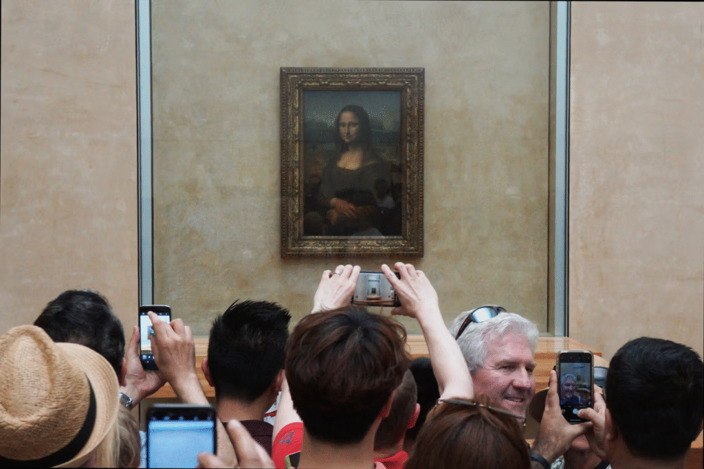 Louvre inicia projeto ambicioso de renovação com concurso internacional de €270 milhões