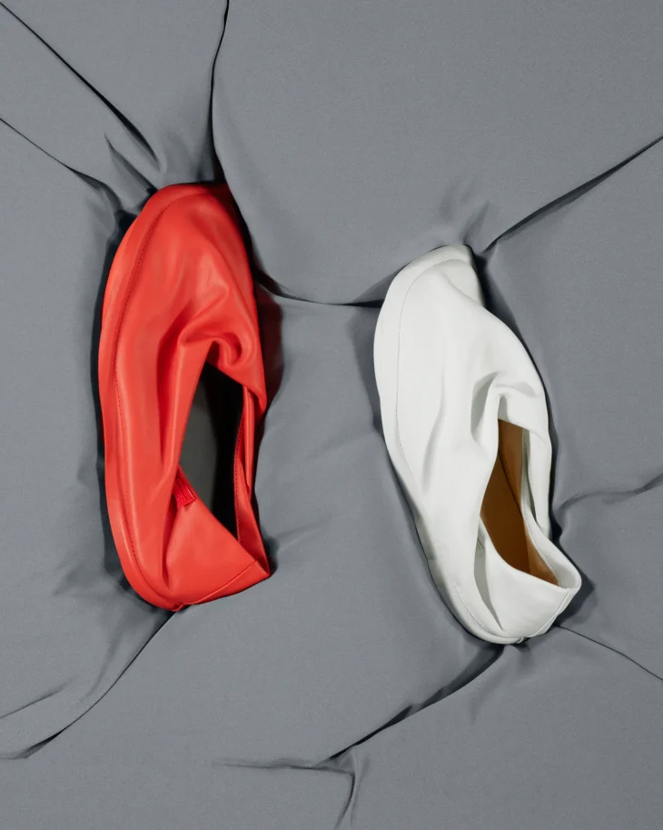 Camper e Issey Miyake lançam coleção Peu Form unindo tradição e inovação